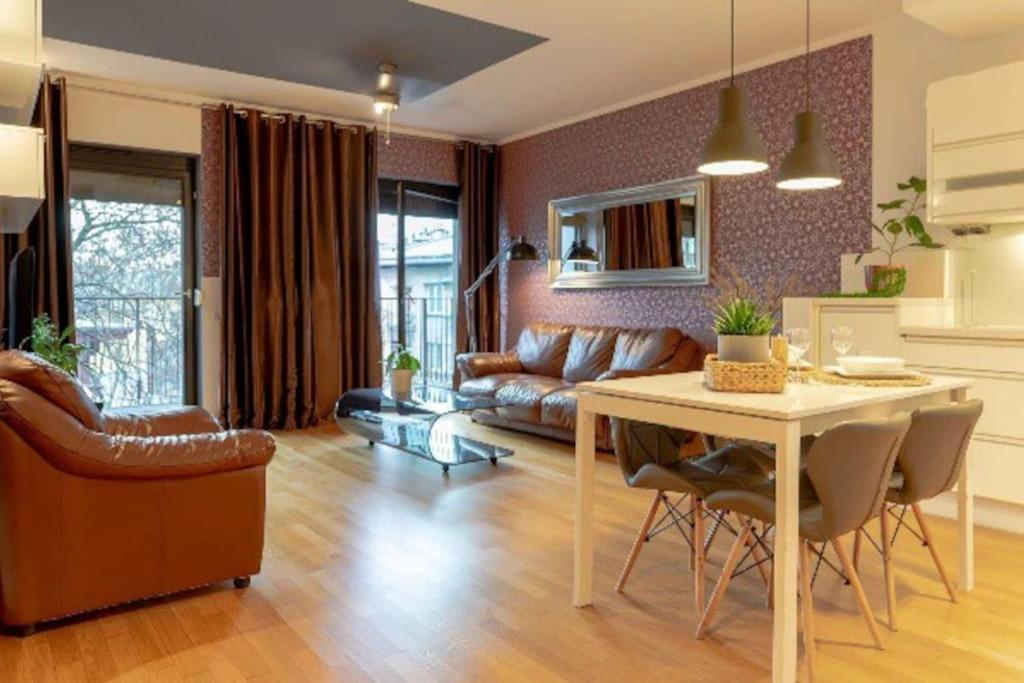 Uroczy Apartament - Angel City Cracovie Extérieur photo